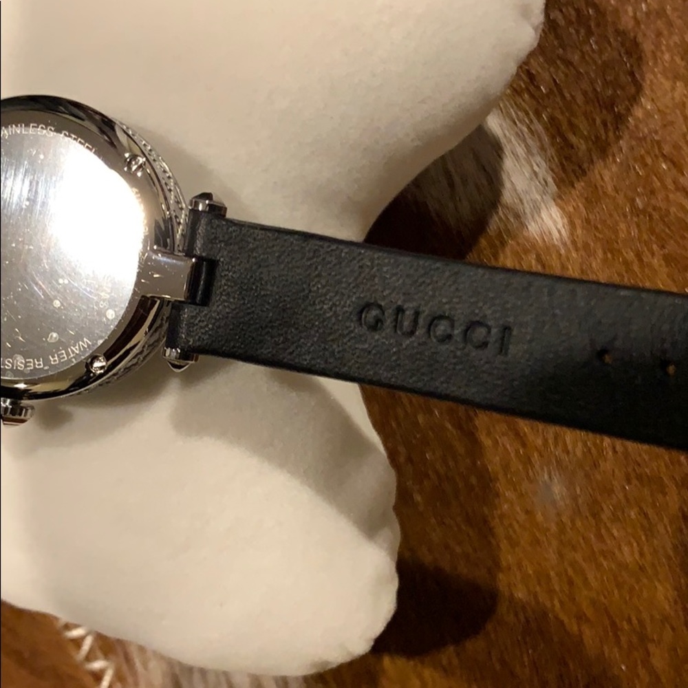 Gucci leather strap watch NWT - Picture 6 of 10